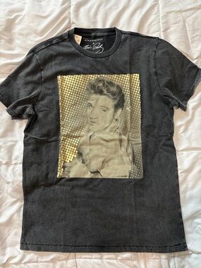 NWT Aeropostale Mens Gray Black Tee with Gold Elvis Graphic
